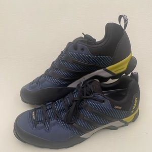 Adidas Terrex Scope GTX. Climbing/Hiking shoes.  US 9.5 EU 43 1/3. NEW